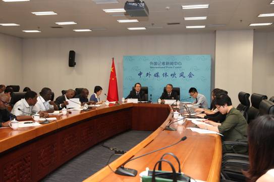 章新胜：论坛要为设置的问题找到解决方法