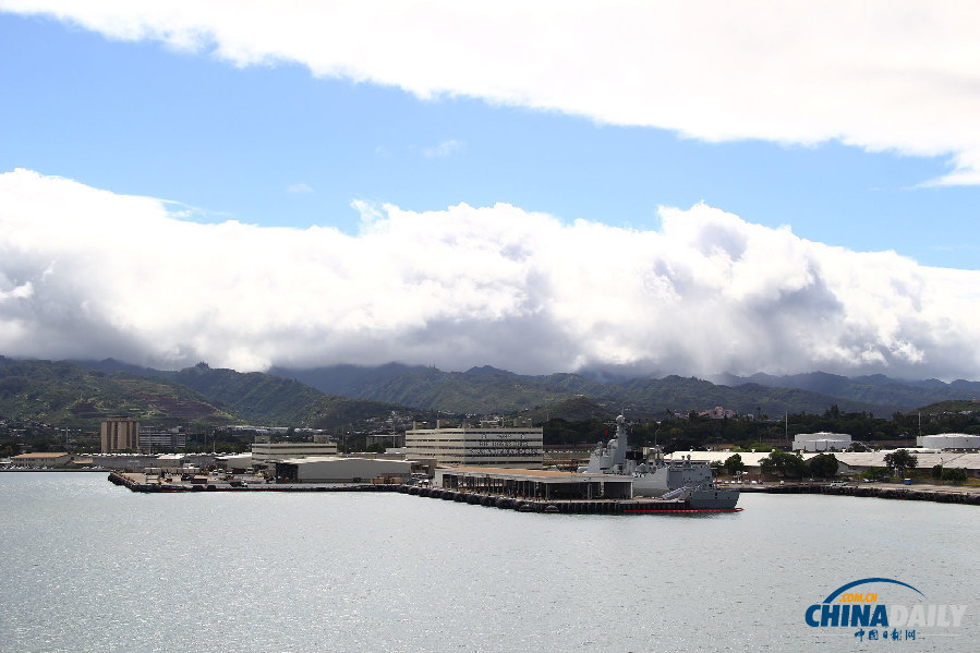 中国海军参加“环太平洋－2014”演习舰艇编队抵达美夏威夷珍珠港