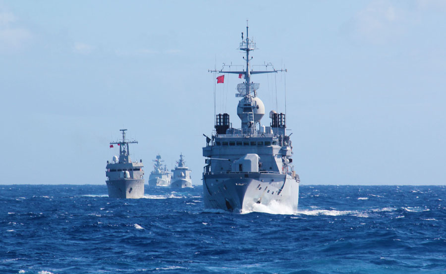 “环太平洋-2014”开展夜间警戒幕队形、主炮对海射击等科目演练