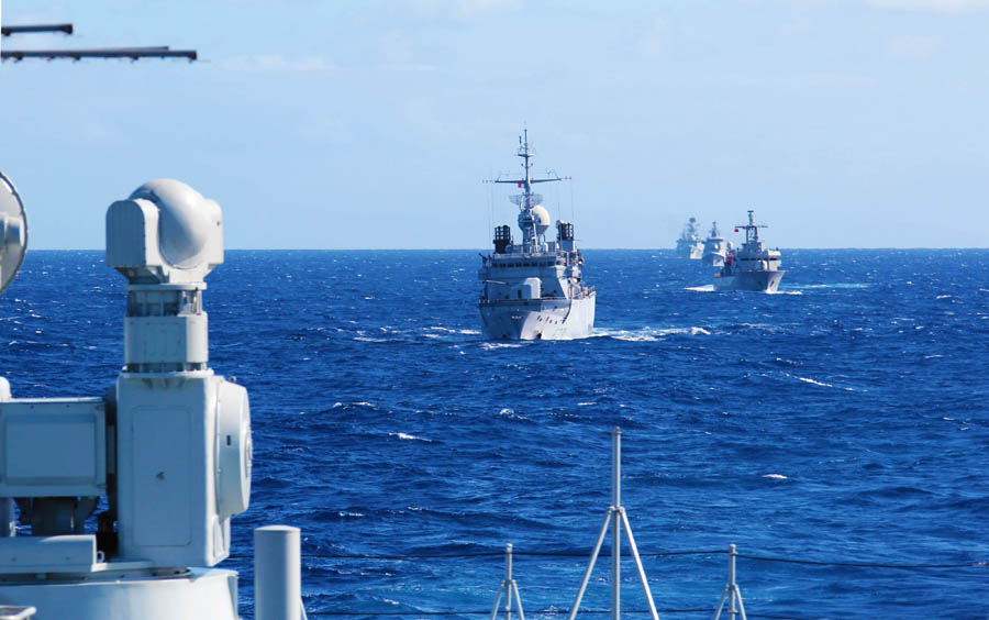 “环太平洋-2014”开展夜间警戒幕队形、主炮对海射击等科目演练