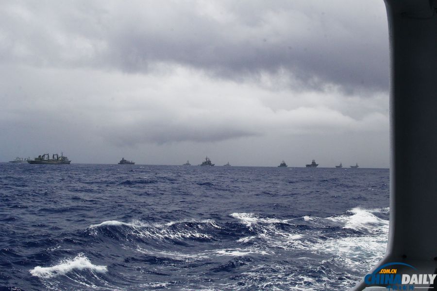 “环太平洋-2014”演习舰艇实施航拍科目演练