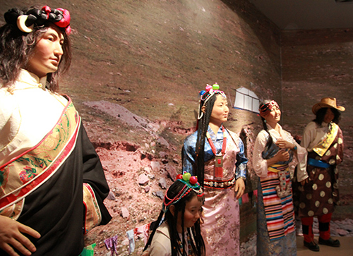 “大美青海 影像三江”采风团体验藏文化