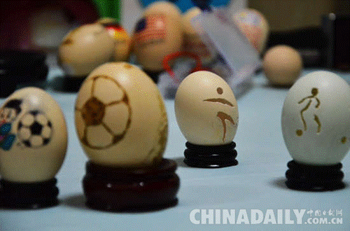 “小蛋雕 大足球” 邯郸肥乡老人创作足球系列蛋雕