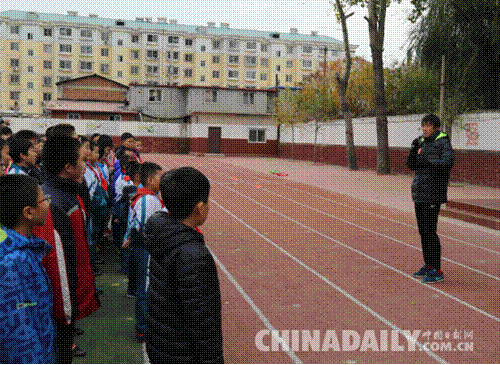 秦皇岛举办中国足协D级教练员培训班进校园活动