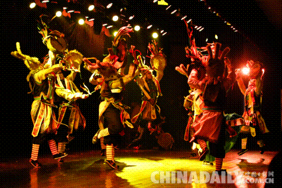 北舞学生走进东大 演绎十个民族传统乐舞