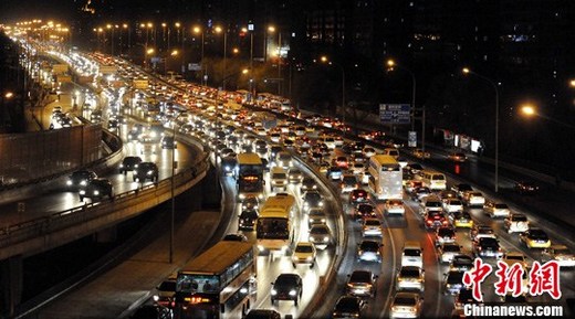 北京公布28项综合措施 多管齐下治理交通拥堵