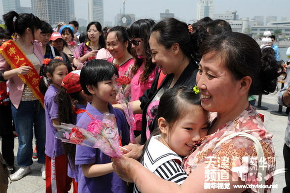 天津：低保、单亲、外来务工子女圆梦母亲节