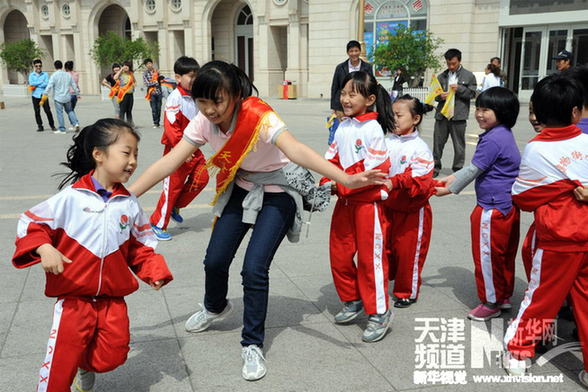 天津：低保、单亲、外来务工子女圆梦母亲节