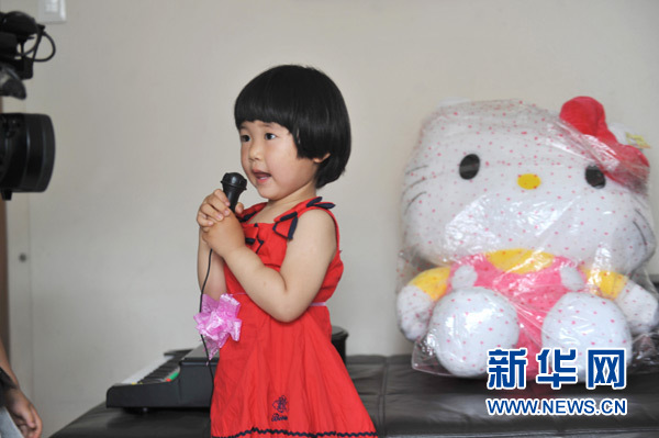 杭州“最美妈妈”救下的妞妞要上幼儿园了