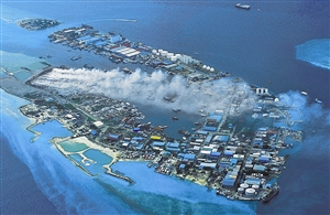 马尔代夫“天堂岛”沦为垃圾场 每天要焚烧330吨废物