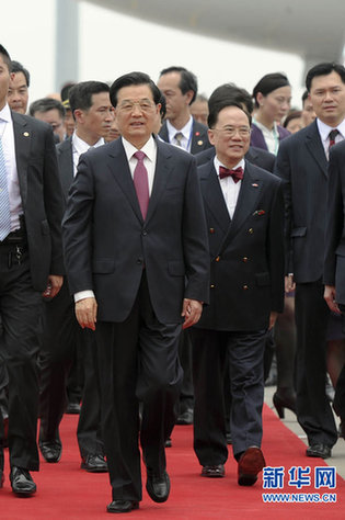 胡锦涛主席抵达香港国际机场