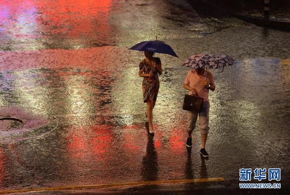 北京发布暴雨蓝色预警 31日部分地区仍有大到暴雨