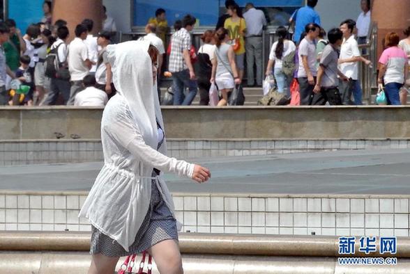 七月高温折腾南北半球 日本热死39人