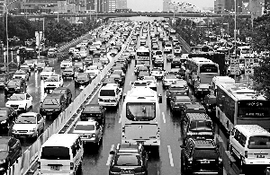 北京迎今年以来最堵一天 部分路段几成停车场
