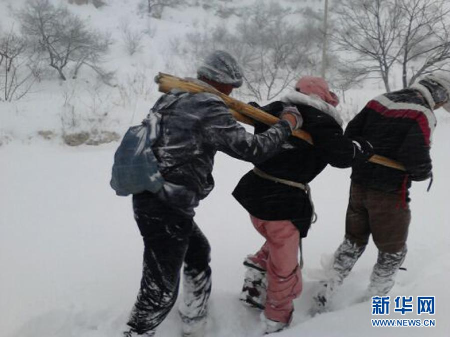 3名日籍游客因暴雪被困遇难 高清救援现场
