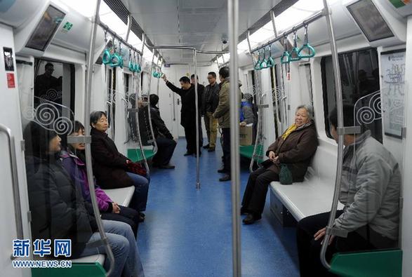 北京地铁9号线北段即将开通 市民试乘