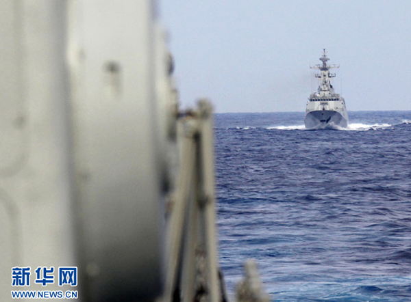 海军舰艇编队进入西太平洋海域进行例行性训练