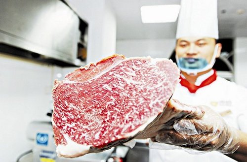武汉“雪花牛肉”每斤售近2千 1头牛可买宝马车