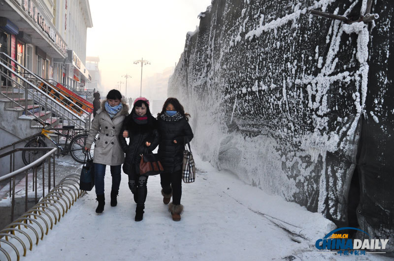呼伦贝尔遭遇风雪降温 局地气温逼近-40℃
