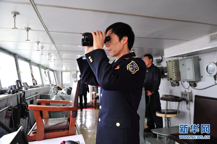 中国海监船首次在钓鱼岛海域巡航过年