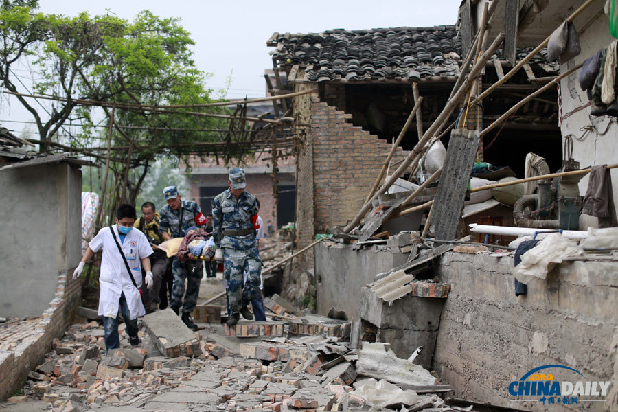 中国日报记者直击地震重灾区龙门乡青龙场村
