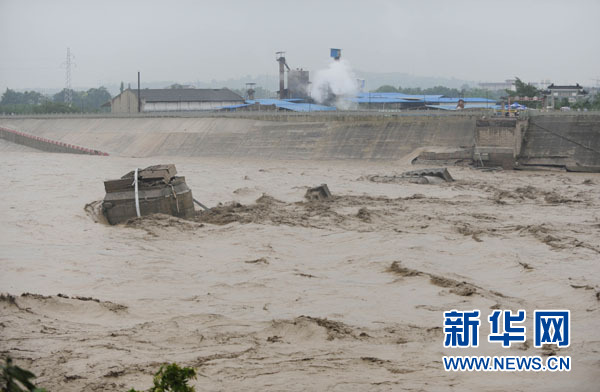 四川江油盘江大桥垮塌事件失踪人员增至12人