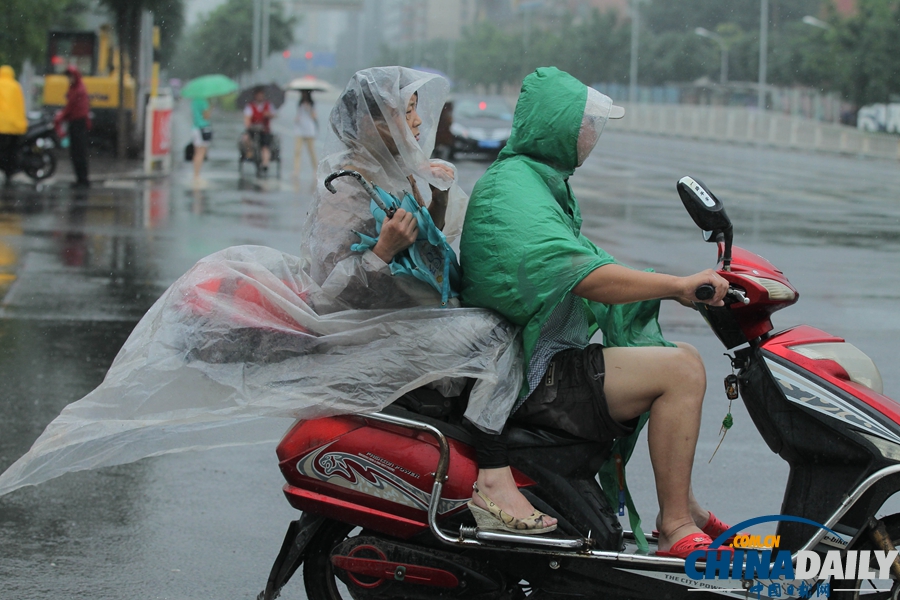 高清图：北京今天持续降雨天气 局地暴雨