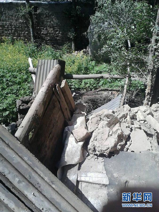 甘肃定西岷县附近发生6.6级左右地震 居民下楼躲避