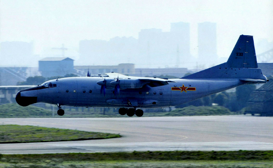 日公开中国军机首次飞越“第一岛链”照片