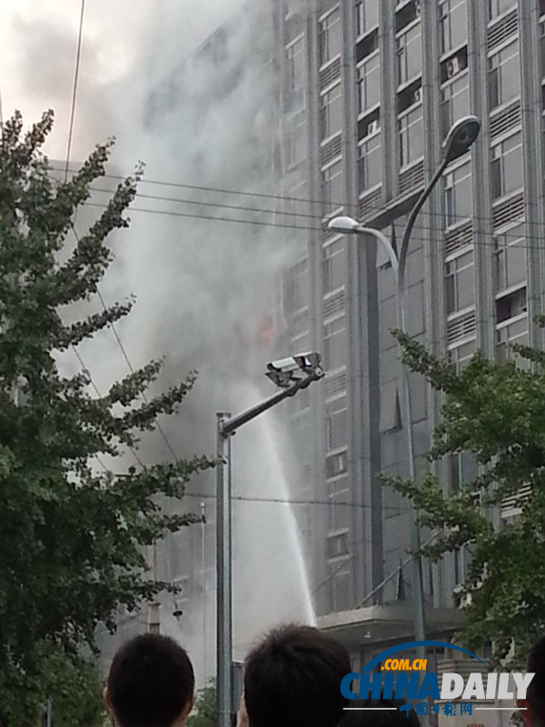 北京武警交通指挥部大楼空调爆炸引发火灾