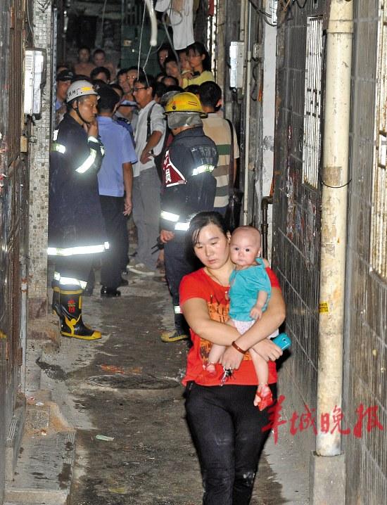 广州一居民楼突发大火1死数伤 疑为煤气瓶爆炸