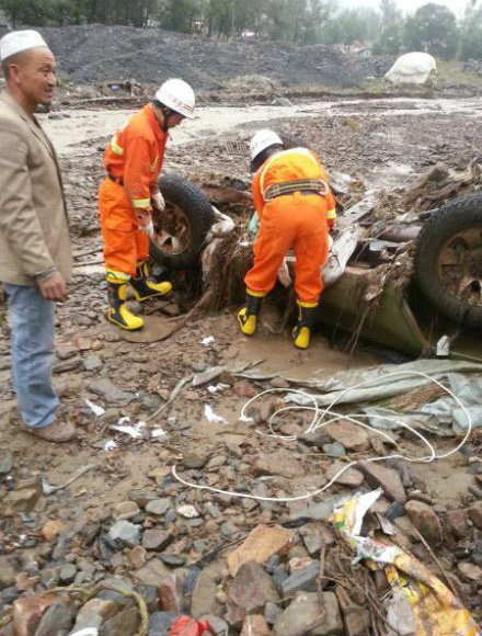 甘肃岷县:突遭冰雹暴雨灾害已致7人遇难1人失踪