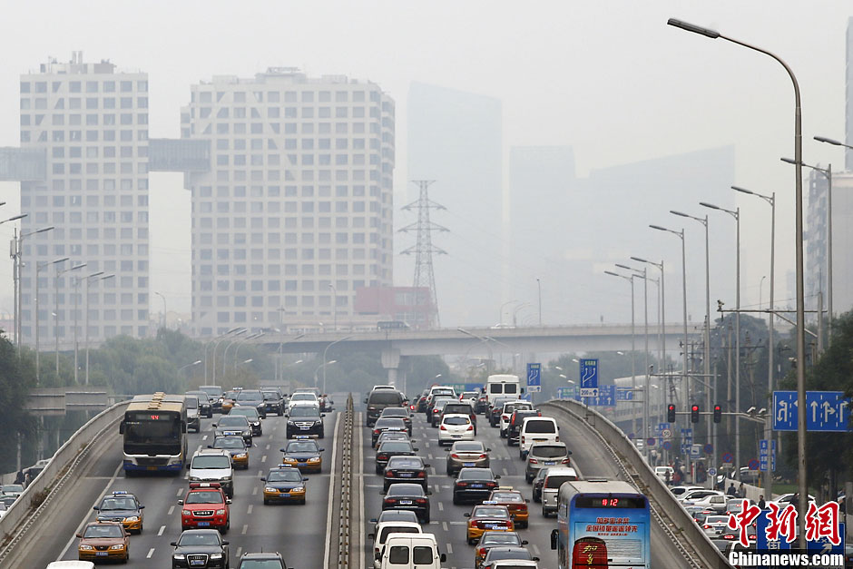 北京发布空气重污染应急预案 红色预警时车辆单双号限行