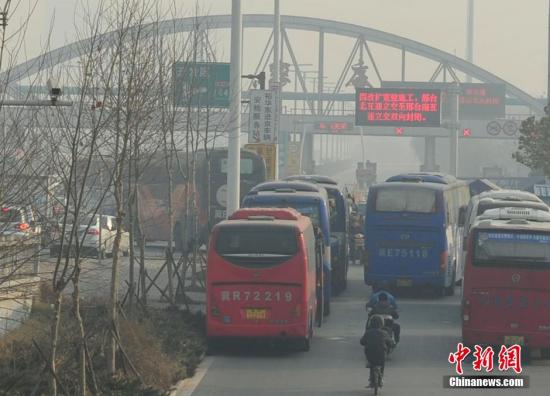 20省份出现雾霾天 京津冀长三角重污染区连成片
