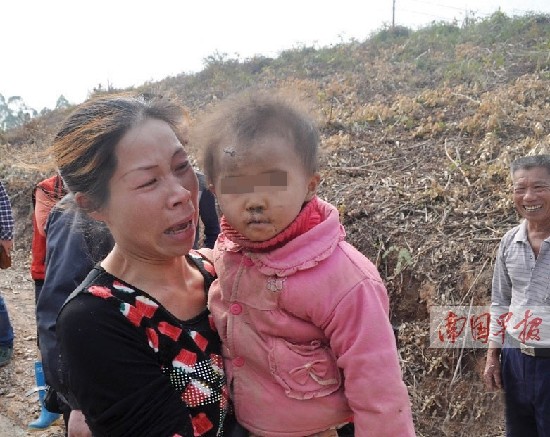 1岁女婴离奇失踪后山上找到 滴水未进存活两天