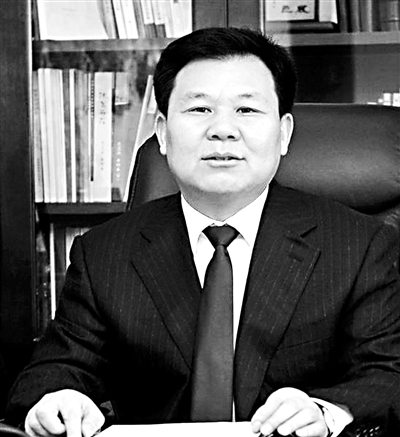 国务院扶贫办原主任范玉增贪污捐款受审