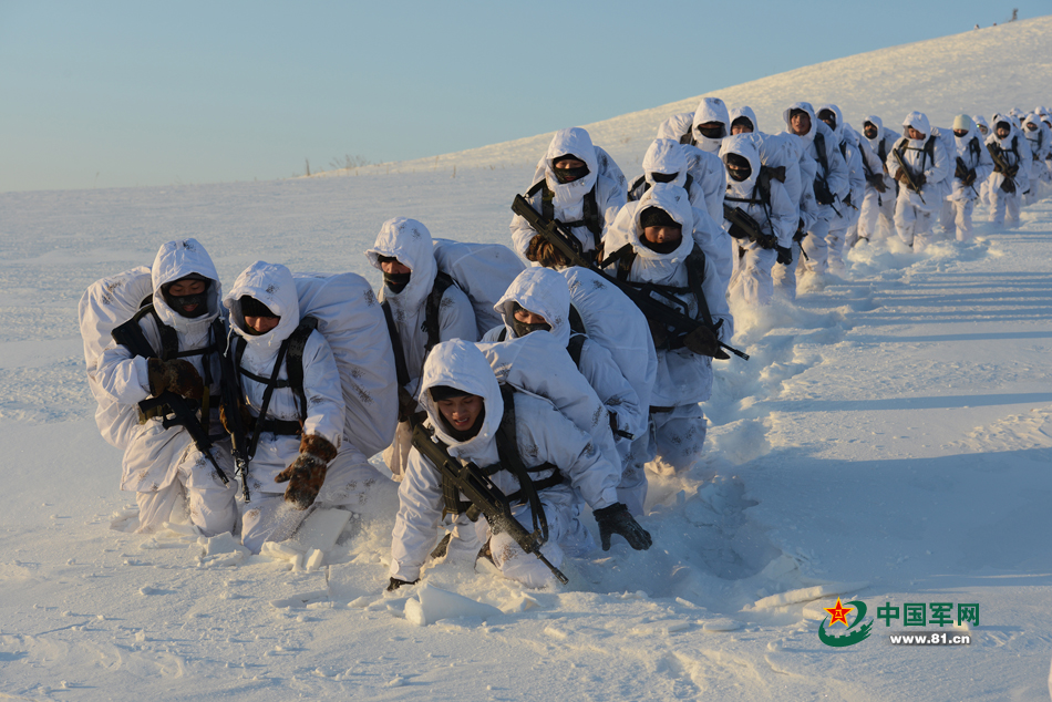 沈阳军区某特战旅-34℃练官兵作战能力