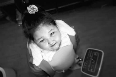 5岁女童体重101斤 10多天内胖10斤