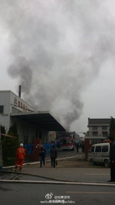 江苏南通如皋某化工厂发生爆炸 明火已灭4人被救出