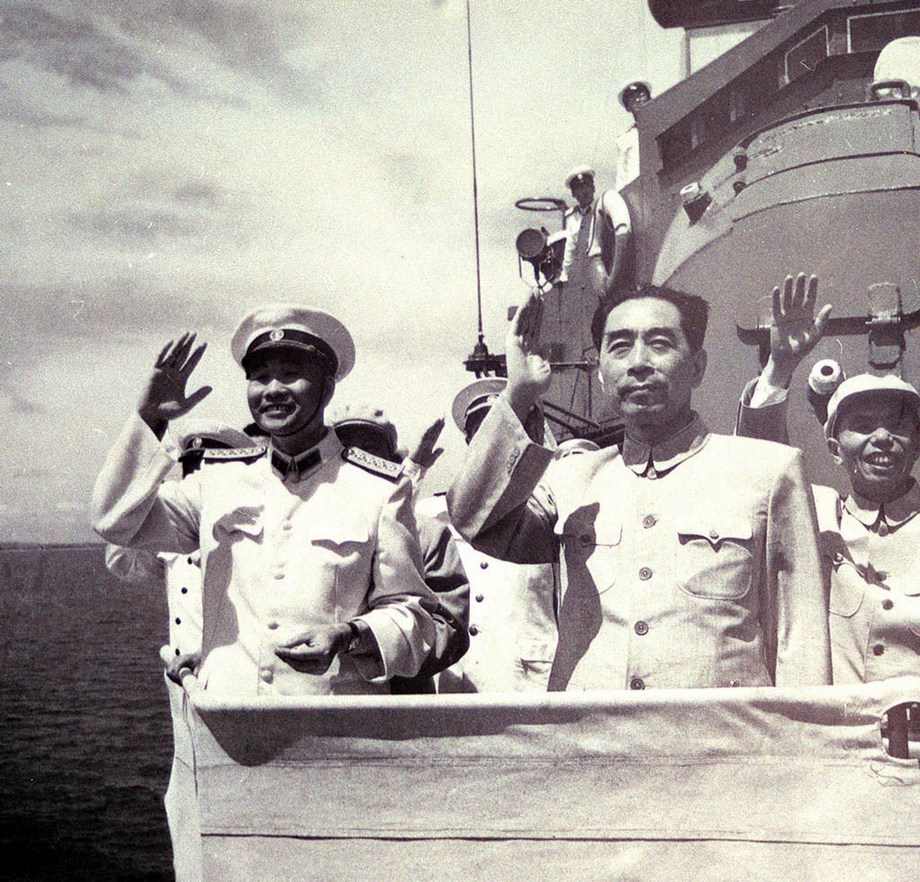 从炮艇到航母 中国海军装备65年华丽变身