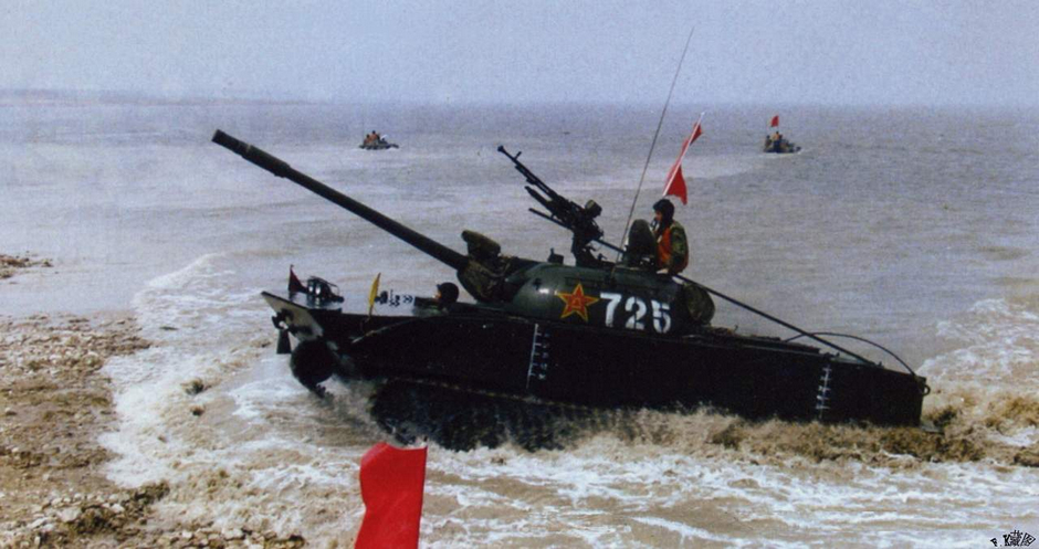 从炮艇到航母 中国海军装备65年华丽变身