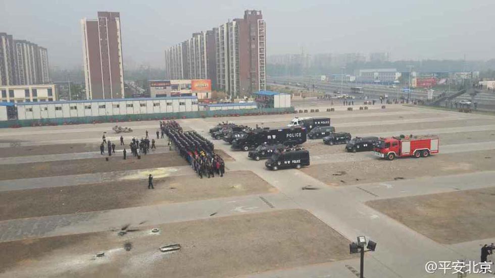 北京警方举行反恐防暴演练