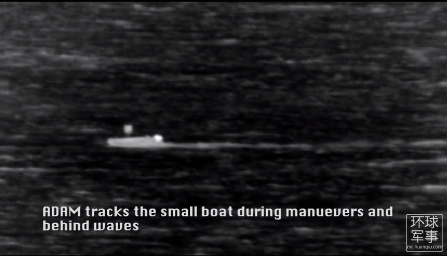 美国舰载激光武器将1.6公里外橡皮艇一侧烧毁