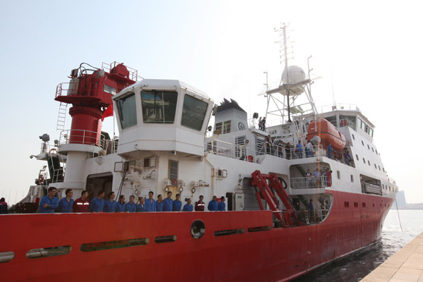 “科学”号海洋科考船完成首航返回青岛母港