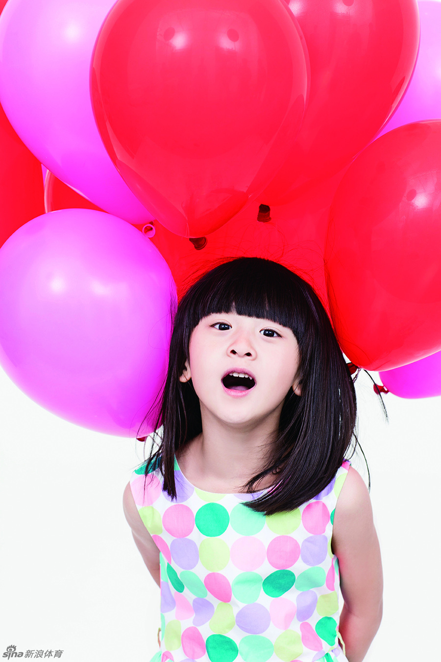 田亮女儿卖萌演绎鬼脸嘟嘟[组图]