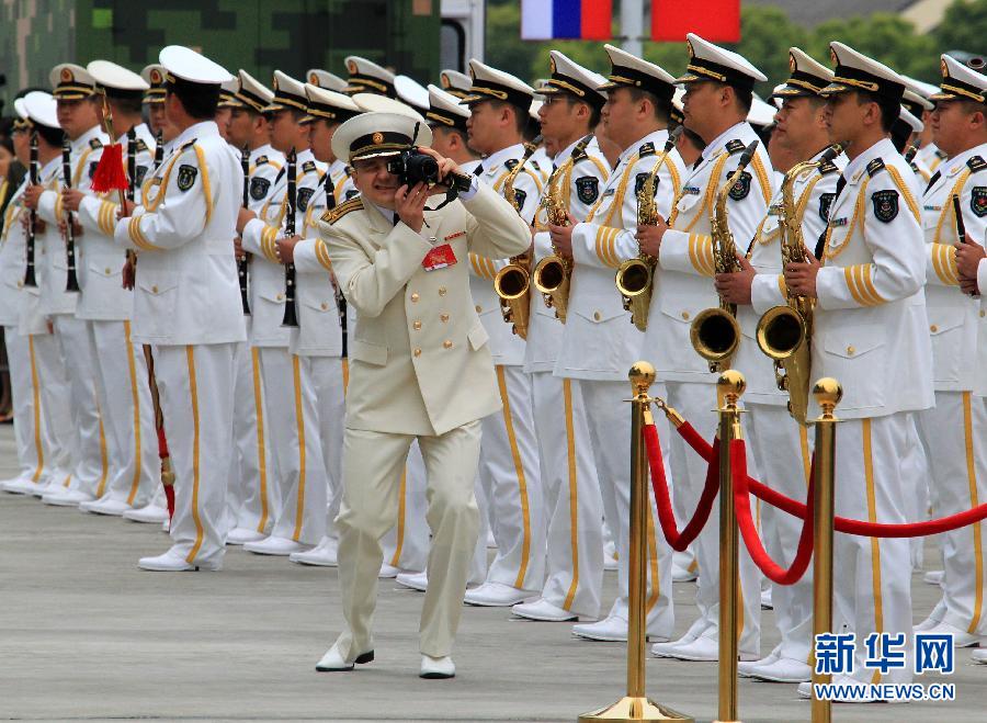 中俄“海上联合—2014”军事演习俄方参演舰艇抵达上海