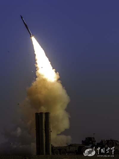 解放军公布S-300远程防空导弹发射全过程