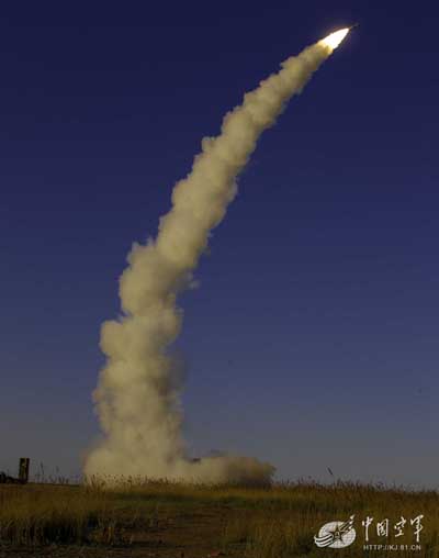 解放军公布S-300远程防空导弹发射全过程