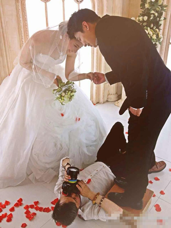 前女排国手李娟婚照花絮唯美秀恩爱(图)