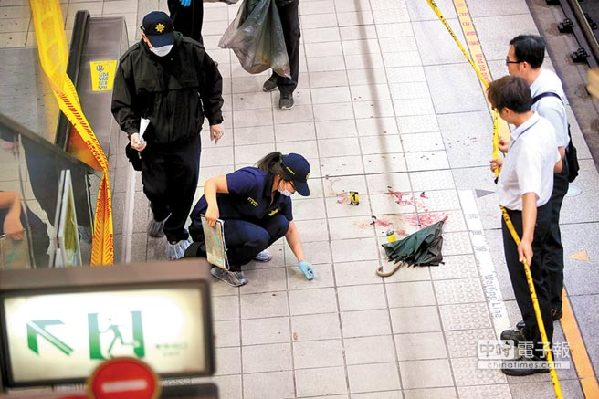 台北地铁砍人案4死24伤：幸存者还原恐怖4分钟